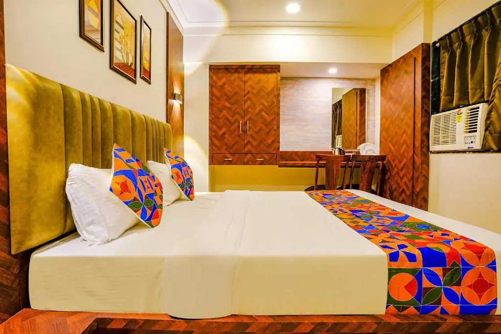 Fabhotel Dream Inn