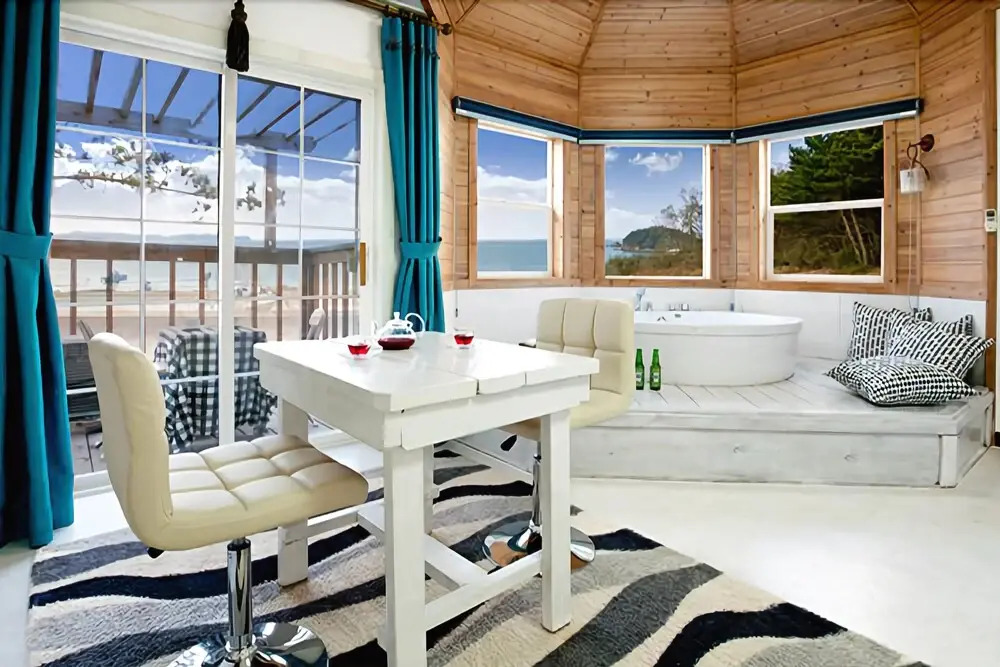 Daebudodemuri Mare Blue Pension