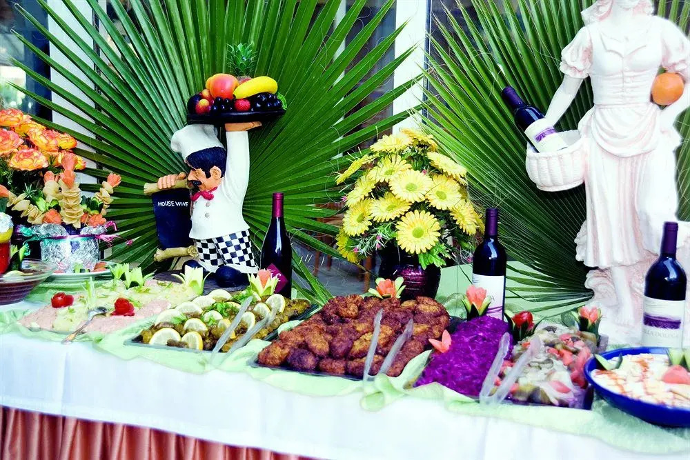 Risus Suit Hotel