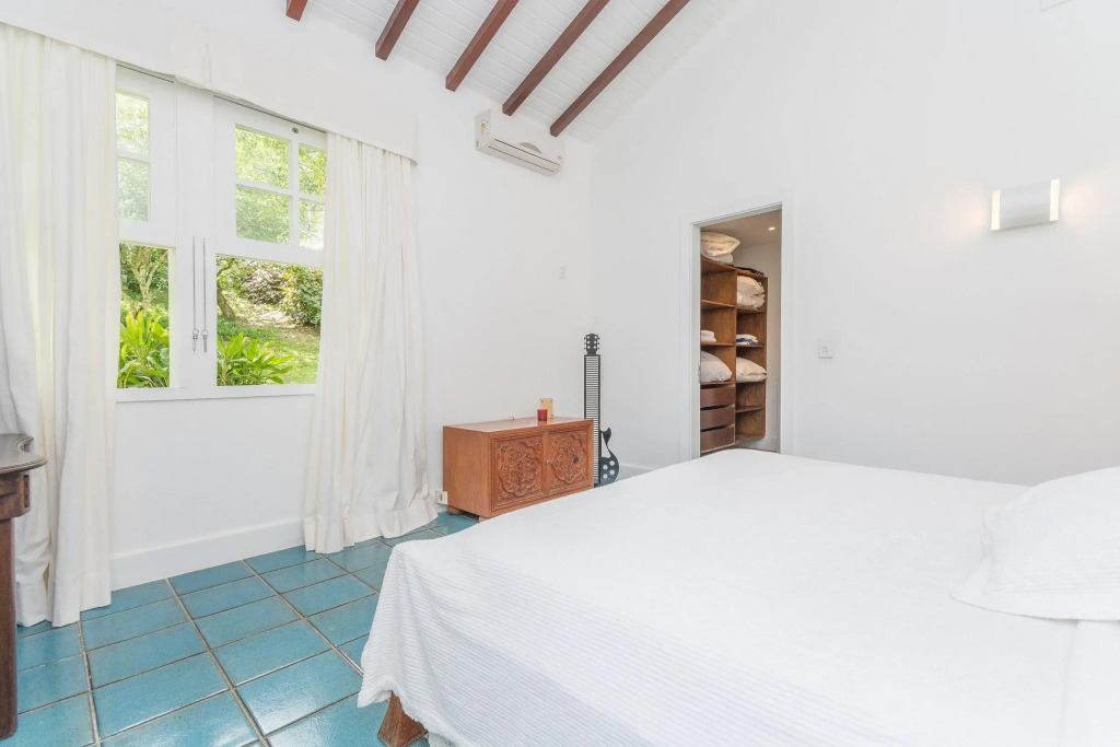 Villa Com Quinze Suítes, E Praia Privativa No Coração De Angra Dos Reis