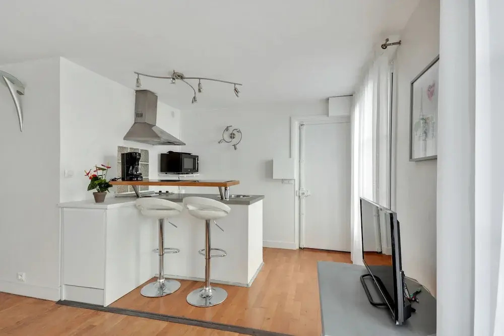 3 people apartment - Paris center by Weekome