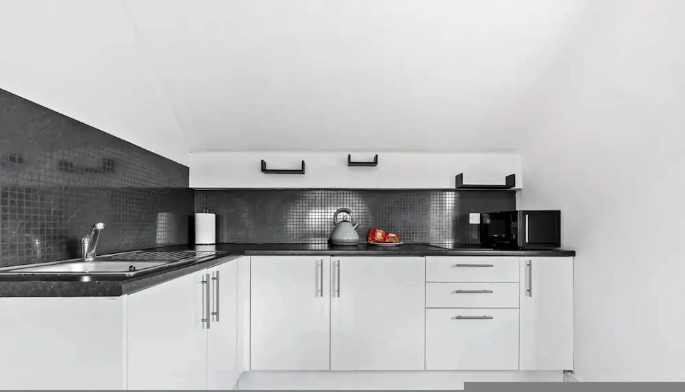Smart Studio Ensuite Leeds Near City Centre Street Parking