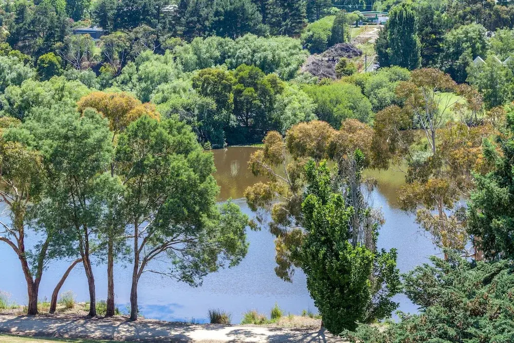 Balconies Lakeside on Lake Daylesford