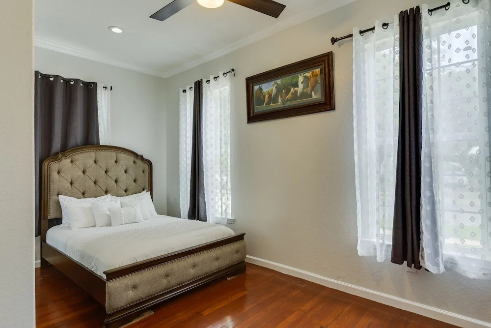 Woodlawn Main-House Downtown SA