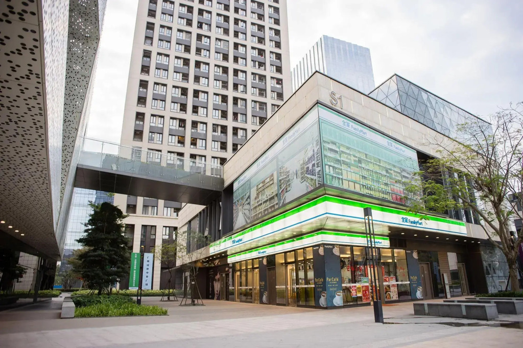 Laisite Theme Apartment (Guangzhou Science City, Greenland Central Plaza)