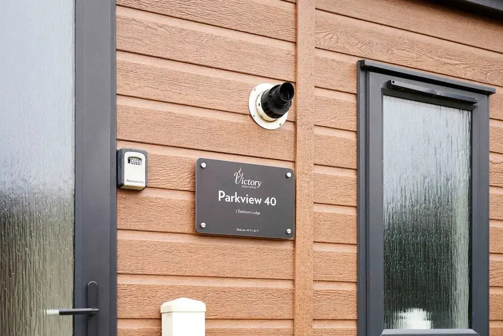 Host Stay Woodpecker Lodge