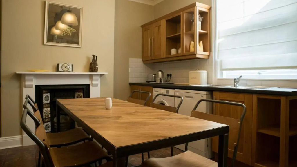 Apartment Number 4