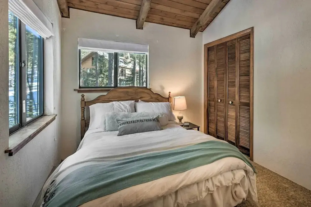 Angel Fire Cabin < 3 Miles to Skiing, Golf & Lake