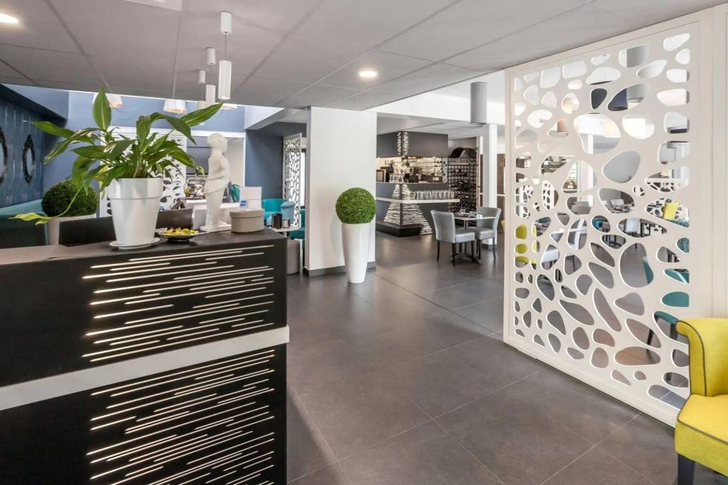 Logis Hotel Restaurant & SPA Au Comte dOrnon