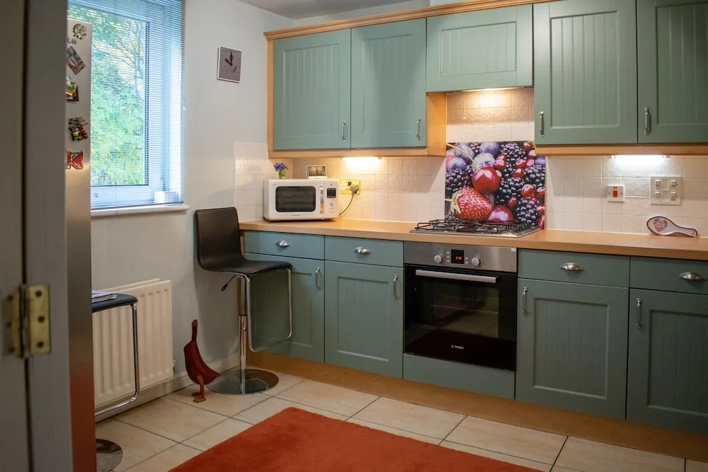 Homely 2 Bedroom Flat in Bonnington