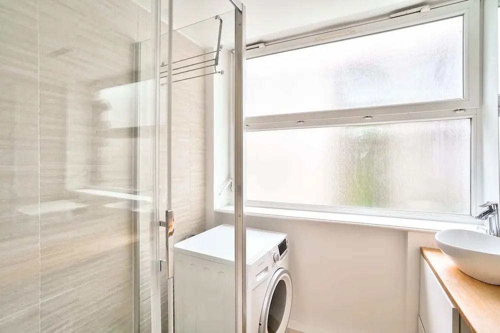 Charming 3 Room Apartment - Paris