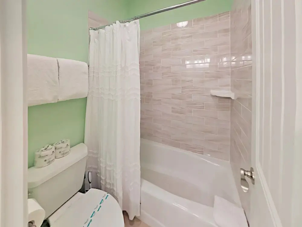 Blondie's Beachhouse - 3 Br Condo