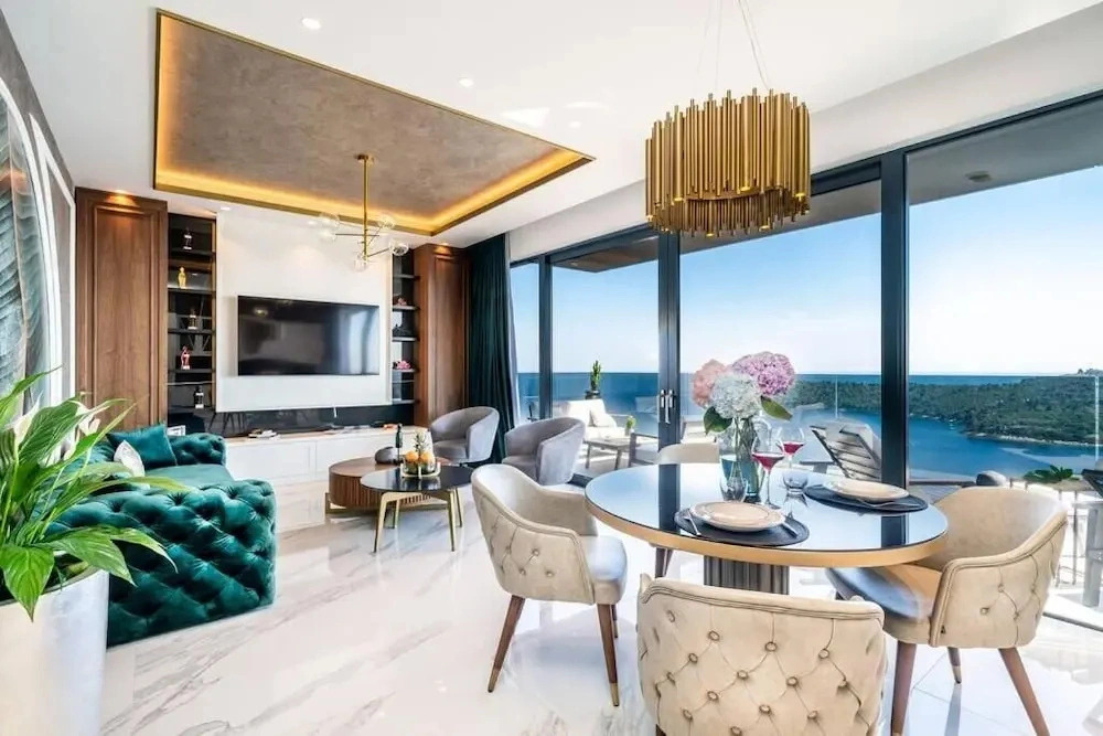 DUBROVNIK VISTA RESIDENCE by DuHomes