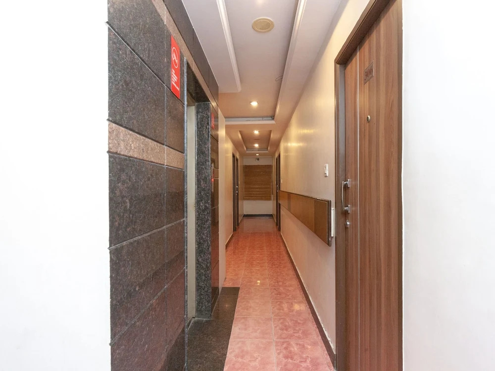 OYO 16890 Hotel Srm Central Park