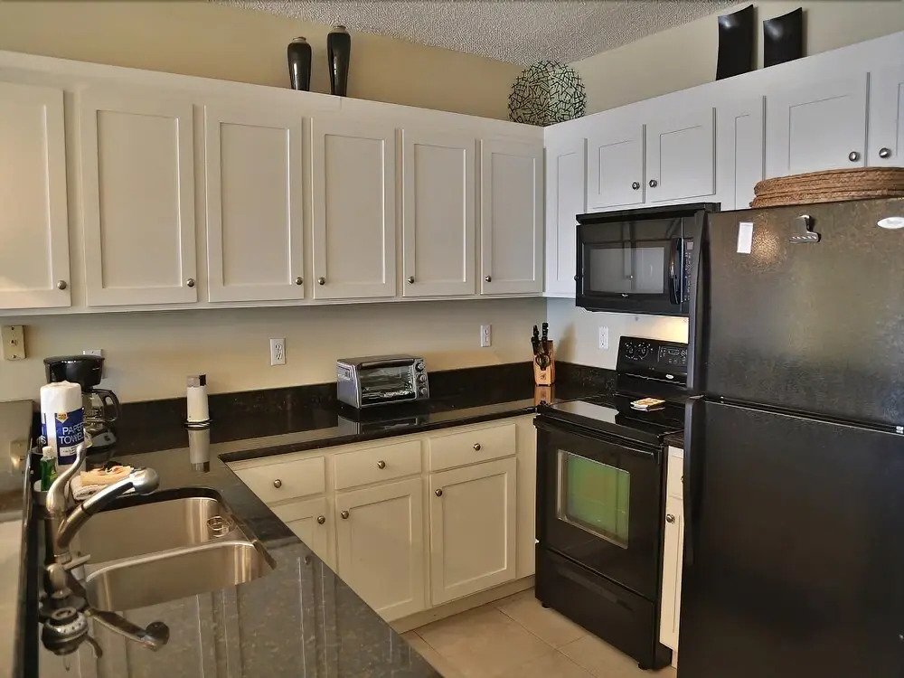 Shoalwater 1106 3 Bedroom Condo by RedAwning