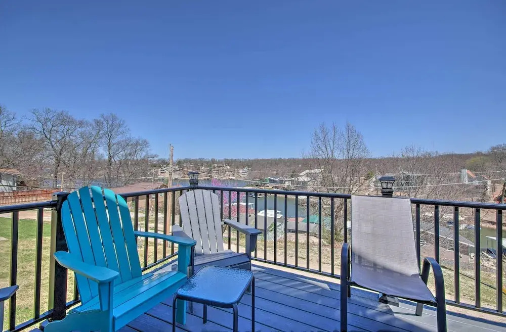 Deck, Lake Views! Group Getaway in Osage Beach