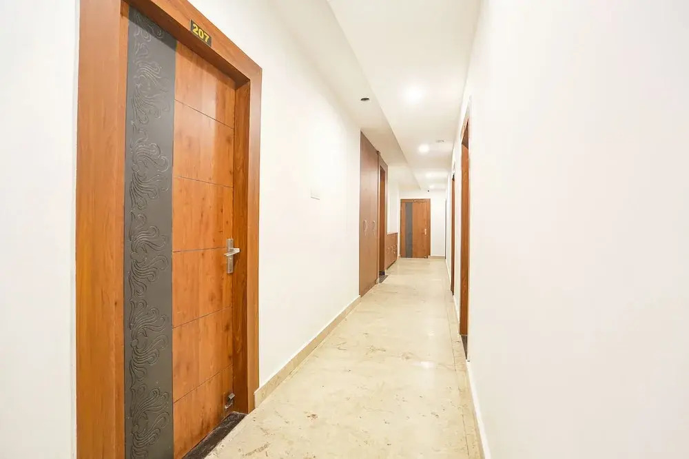 FabHotel Hari Kunj 900m from Kashi Vishwanath Temple - Kashi Vishwanath Temple