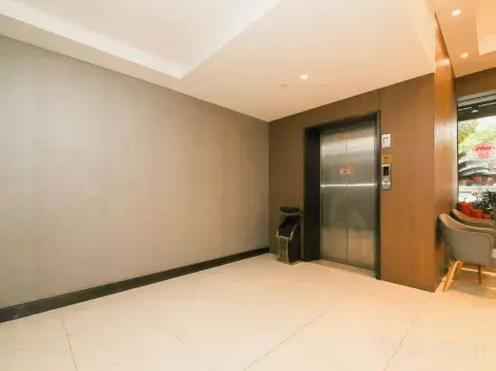 Nanyuan Inn (Ningbo Passenger Transport Center Metro Station)