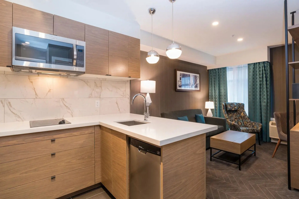 Sandman Signature Calgary Airport Hotel