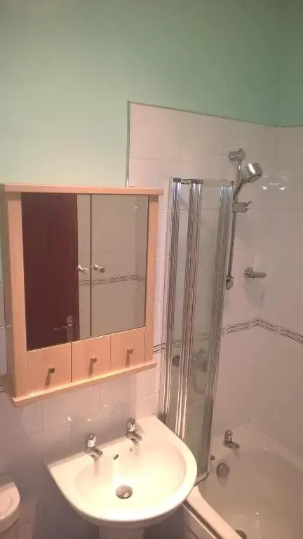 Crown Spa Apartment 13