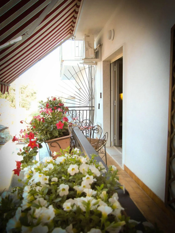 Tanos b&b