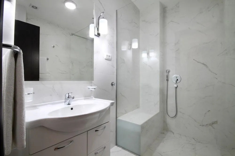 Shine residence