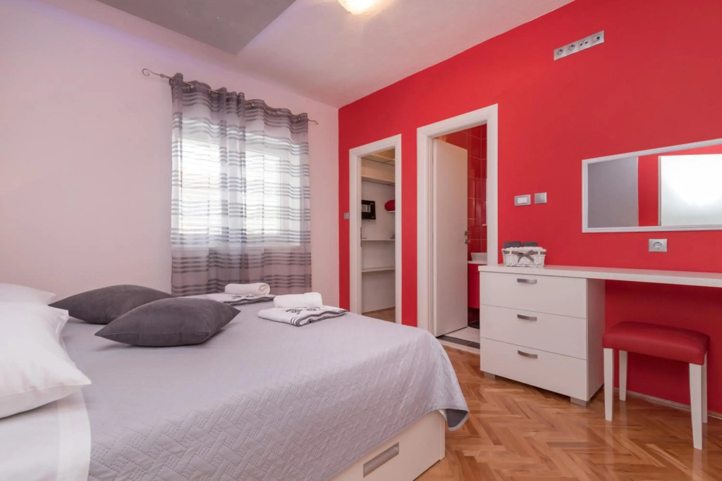 New 4* apartment "Orto" in the center of Trogir