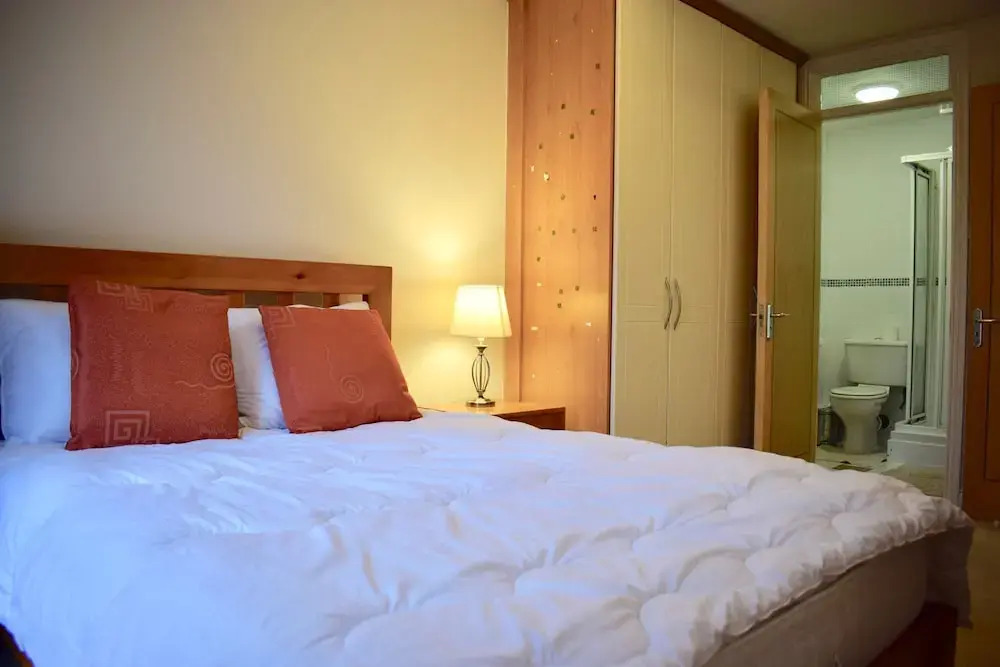 2 Bedroom Apartment With Balconies