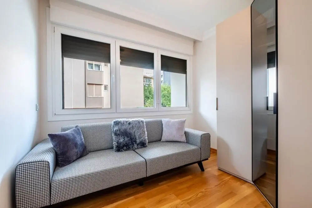 Sleek and Modern Flat Near Caddebostan Coast