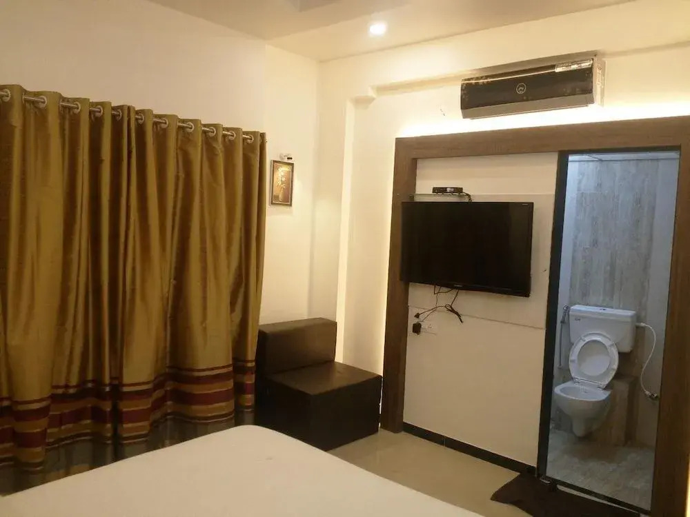Hotel Pushpak Park