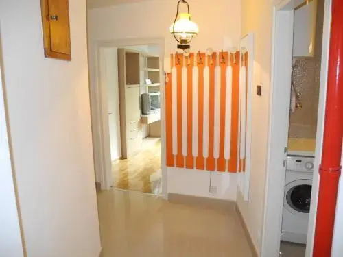 Apartment 33