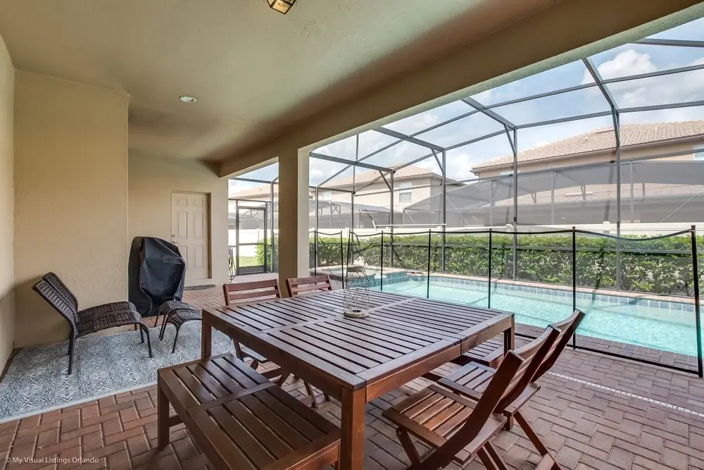 8887MENTON Ultimate 8 Bedroom 6 Bathroom Windsor