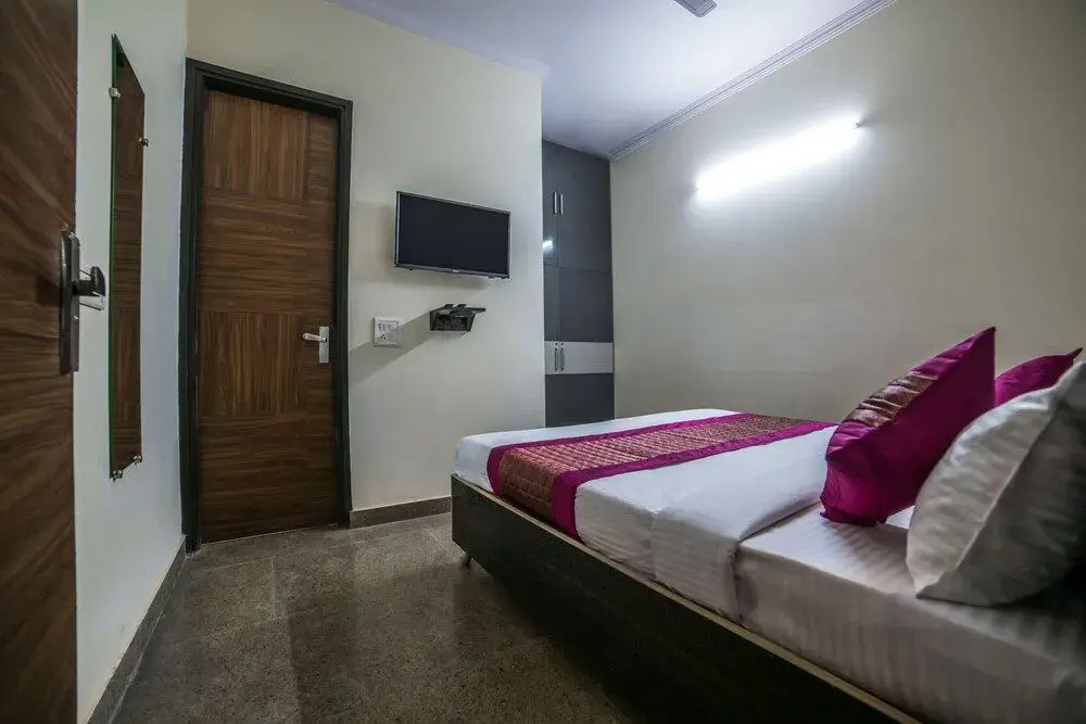 OYO 14388 UK Residency