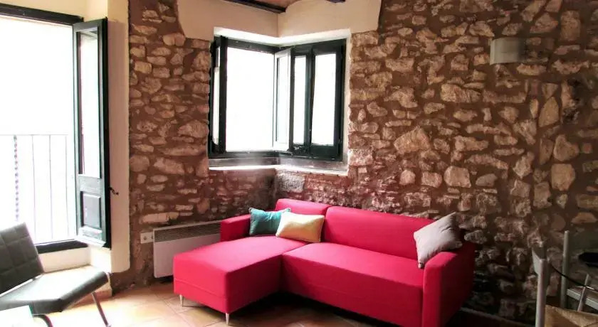 Qlodging Lledoners