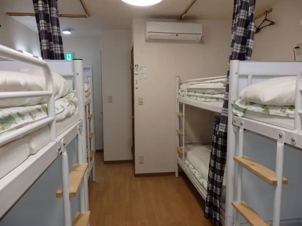 Backpackers Mini House