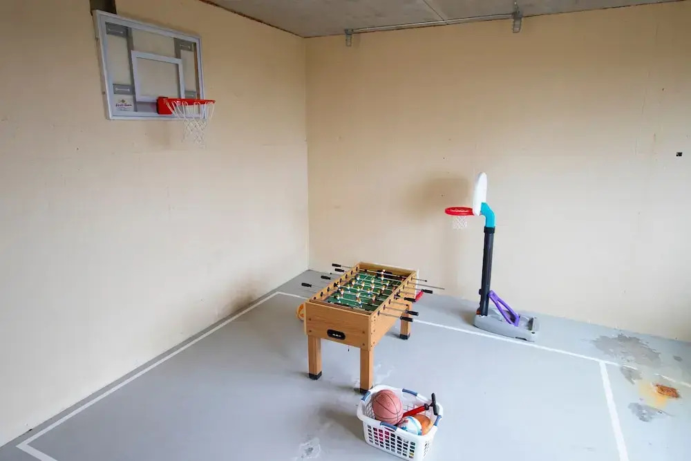 Luxury 6Br Solitude Village- Indoor Bball Court, Private Tub Home