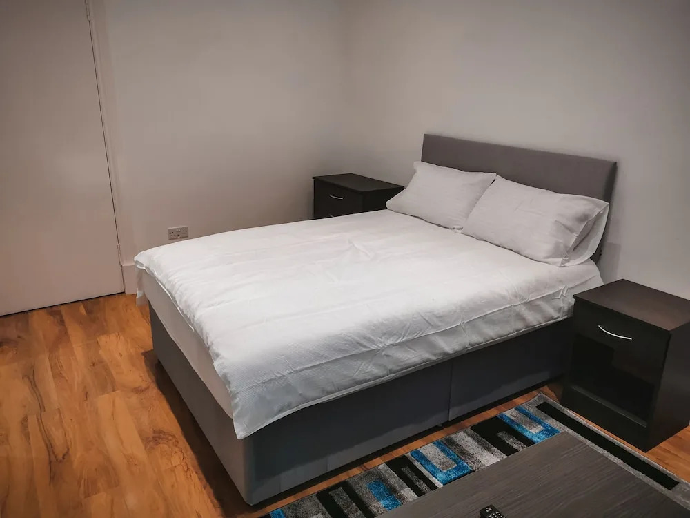 SH Apartments - Dixon Street
