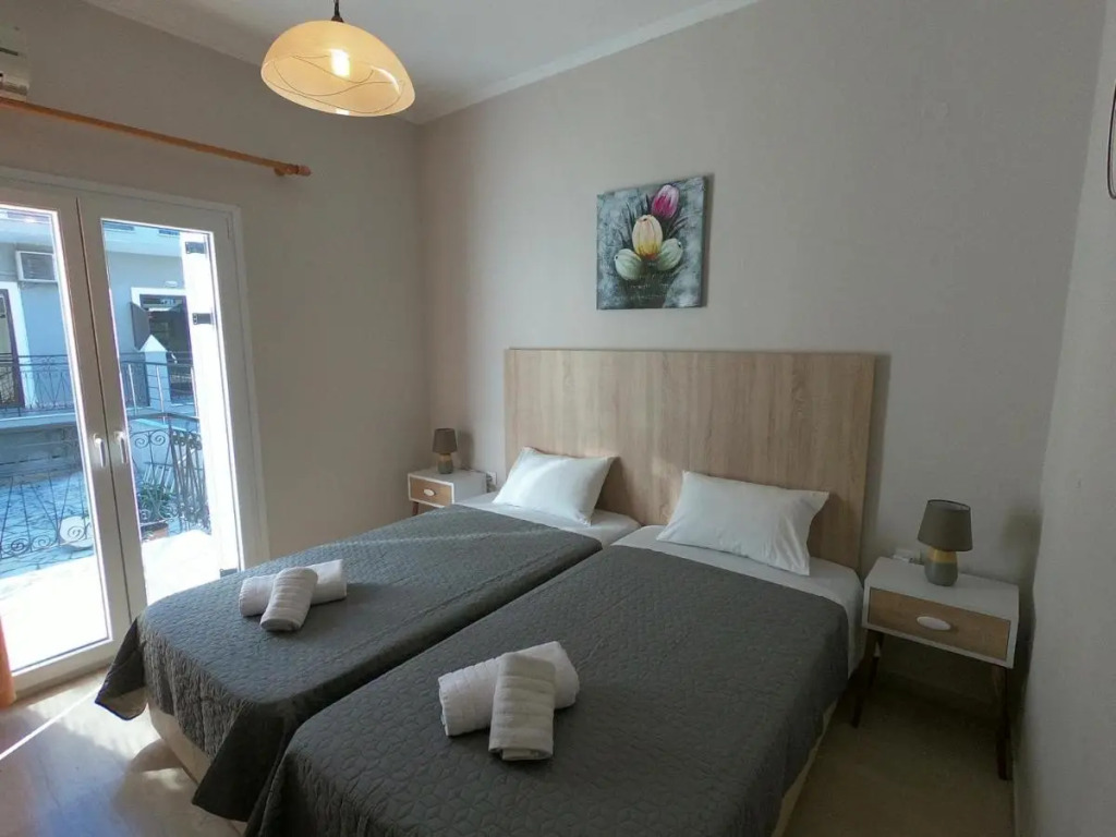 Dionisos Apartments