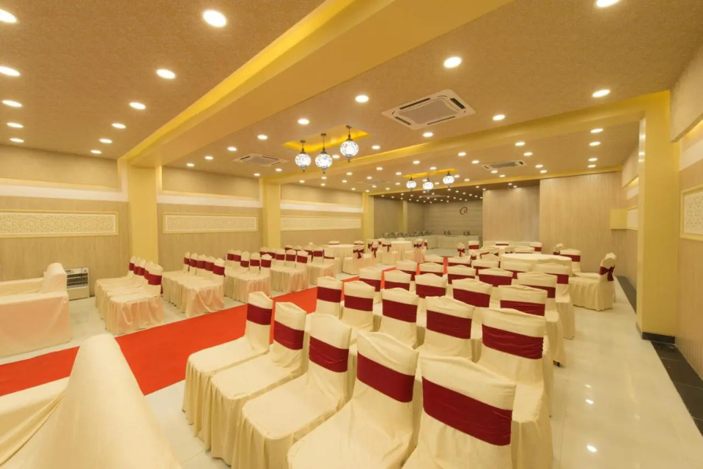Hotel Ratana International
