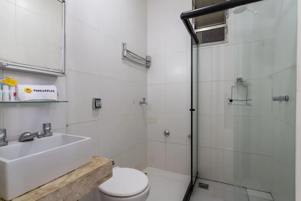 Comfort in Ipanema 2 Blocks From the Beach Vp604