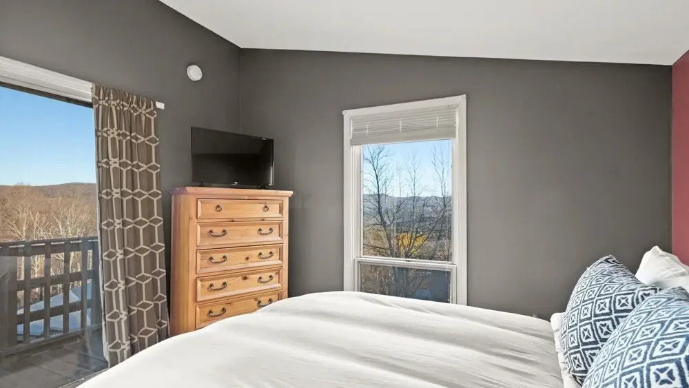 73 North Lynx 4 Bedroom Condo by Redawning