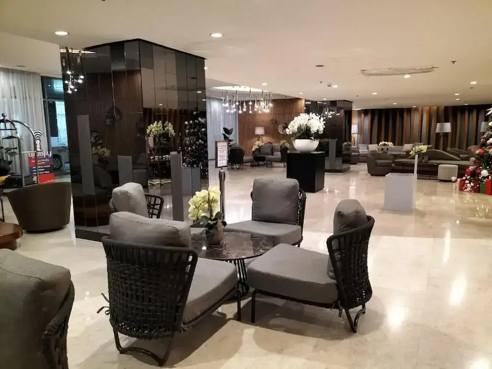 The Grand Staycation at MOA - Unit 7102 Hotel-like