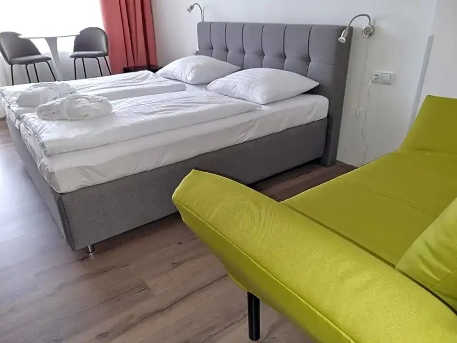 Ubytování Hanka v pokoji s bakónem C408