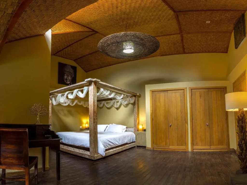 Hotel Chateau Physique