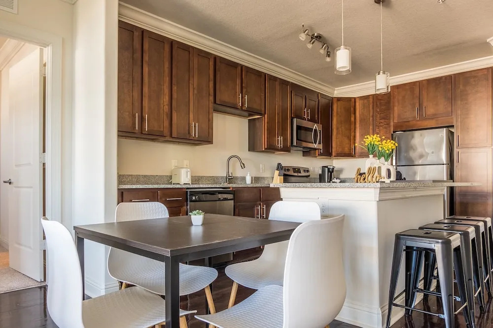 Spacious Apartments by Frontdesk