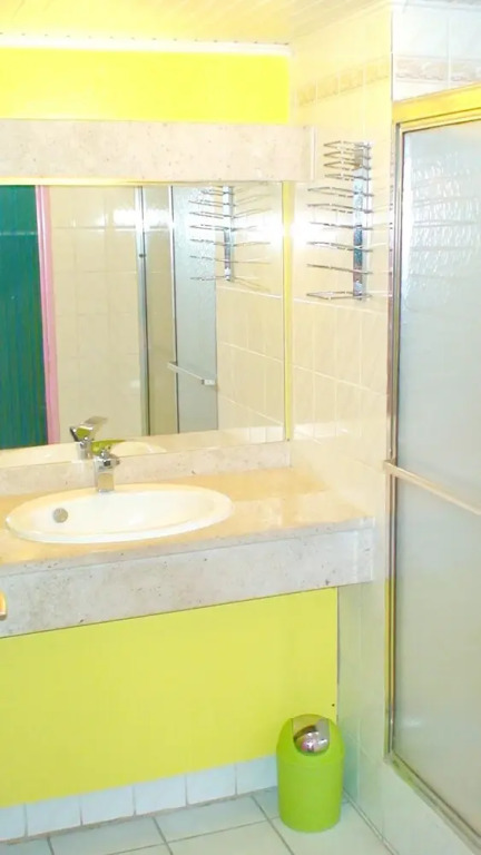Studio in Le Gosier, With Wonderful sea View, Furnished Balcony and Wifi - 30 m From the Beach