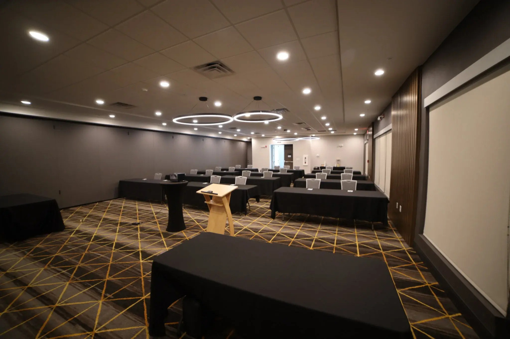 Holiday Inn Nashville Airport by IHG
