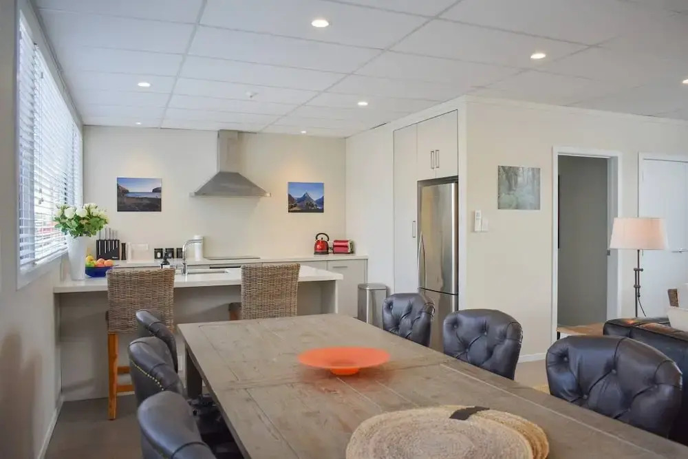 Perfect Ponsonby 2 Bedroom Loft Style Apartment With Parking