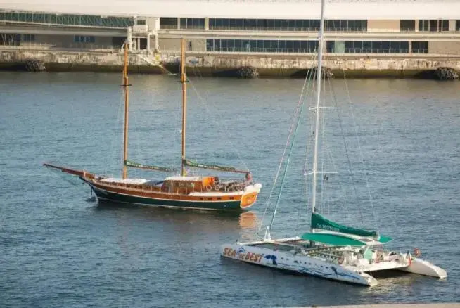 Apartment W Stunning View - MARINA - Free Parking & AC