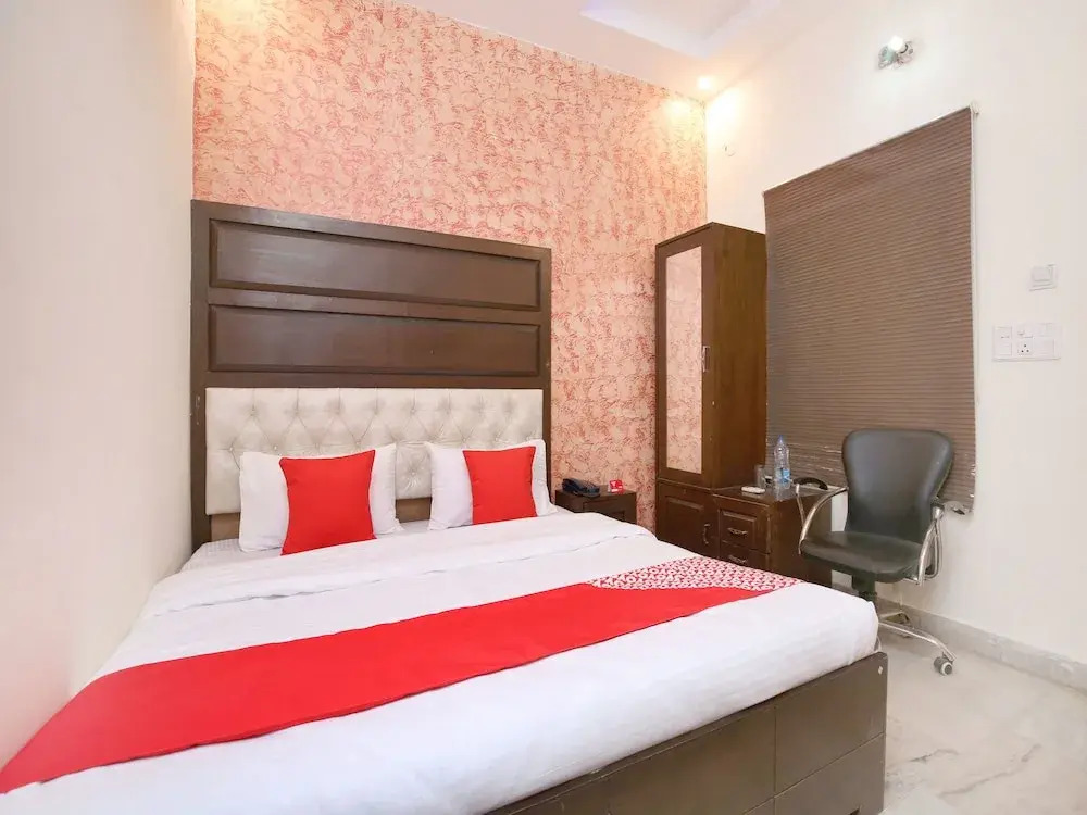 OYO 11034 Hotel JD Plaza
